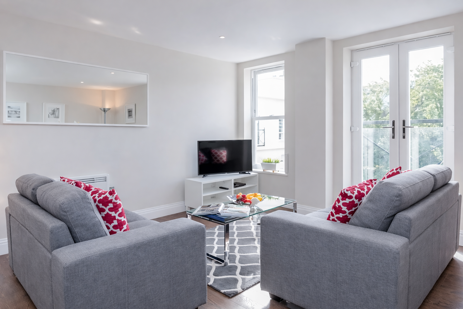 Holiday Apartments Surrey | Reigate Serviced Apartments Gatwick Book-holiday-apartments-Surrey-in-Reigate.-Luxury-serviced-apartments-near-Gatwick-Airport,-Reigate-Station-and-Surrey-business-hubs.