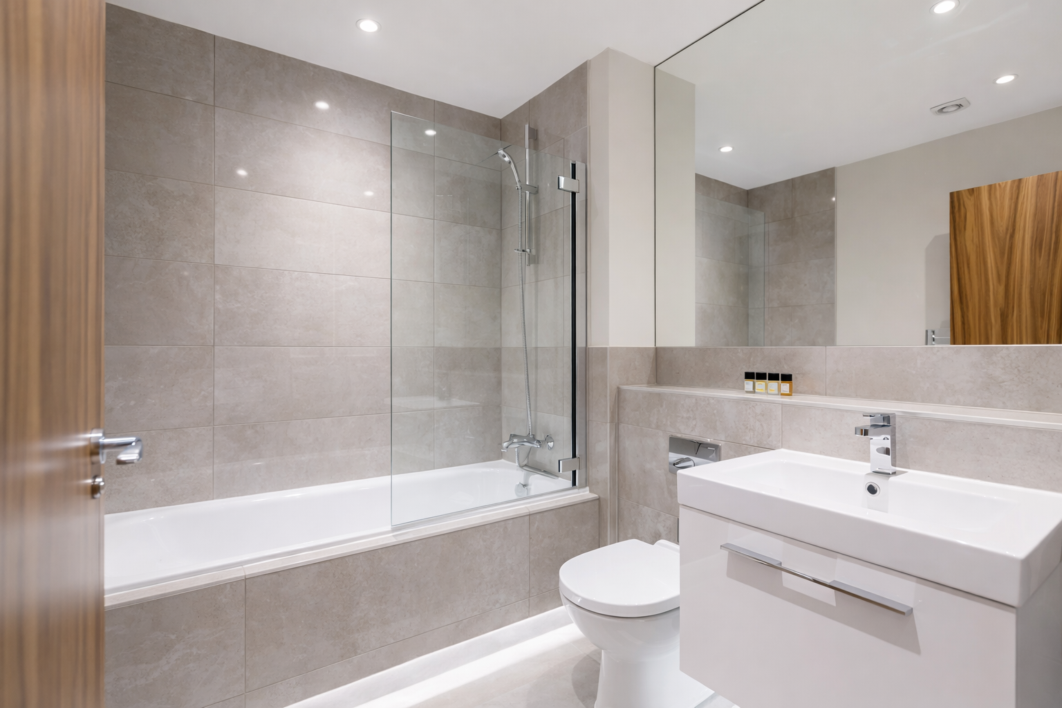 Holiday Apartments Surrey | Reigate Serviced Apartments Gatwick Book-holiday-apartments-Surrey-in-Reigate.-Luxury-serviced-apartments-near-Gatwick-Airport,-Reigate-Station-and-Surrey-business-hubs.