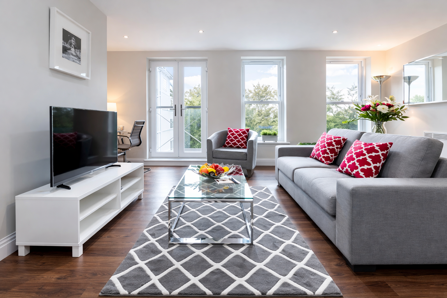 Holiday Apartments Surrey | Reigate Serviced Apartments Gatwick Book-holiday-apartments-Surrey-in-Reigate.-Luxury-serviced-apartments-near-Gatwick-Airport,-Reigate-Station-and-Surrey-business-hubs.