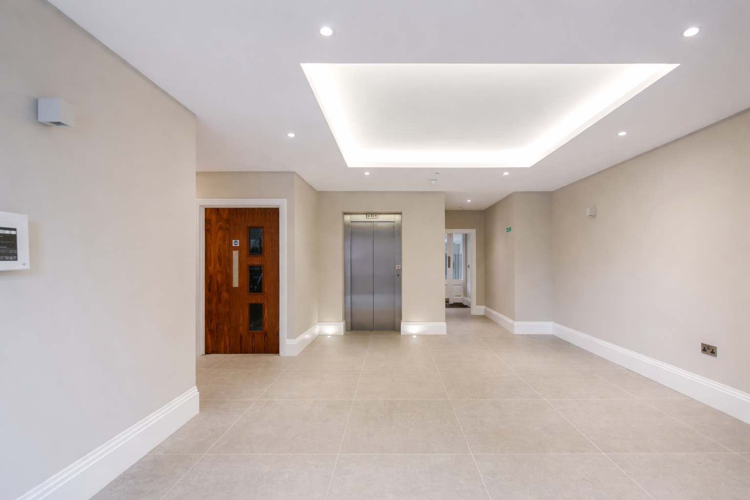 Holiday Apartments Surrey | Reigate Serviced Apartments Gatwick Book-holiday-apartments-Surrey-in-Reigate.-Luxury-serviced-apartments-near-Gatwick-Airport,-Reigate-Station-and-Surrey-business-hubs.