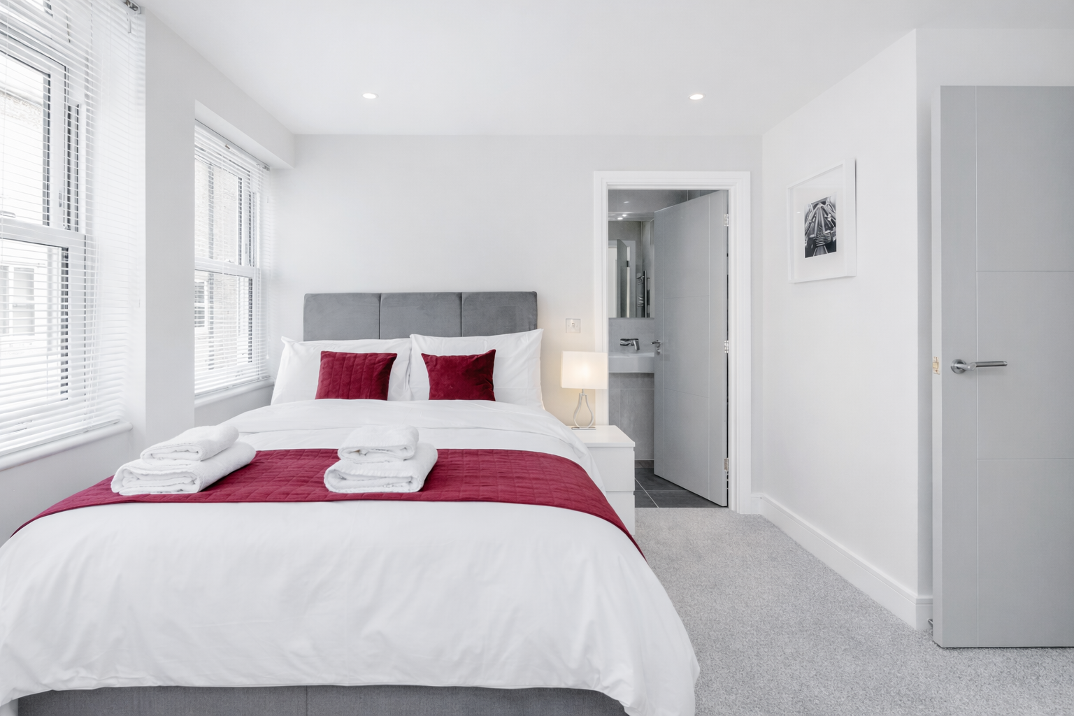 Ealing Serviced Apartments | Corporate Accommodation London Book-Ealing-serviced-apartments-near-Ealing-Broadway.-Perfect-for-corporate-stays,-relocations,-contractors,-and-self-catering-accommodation.