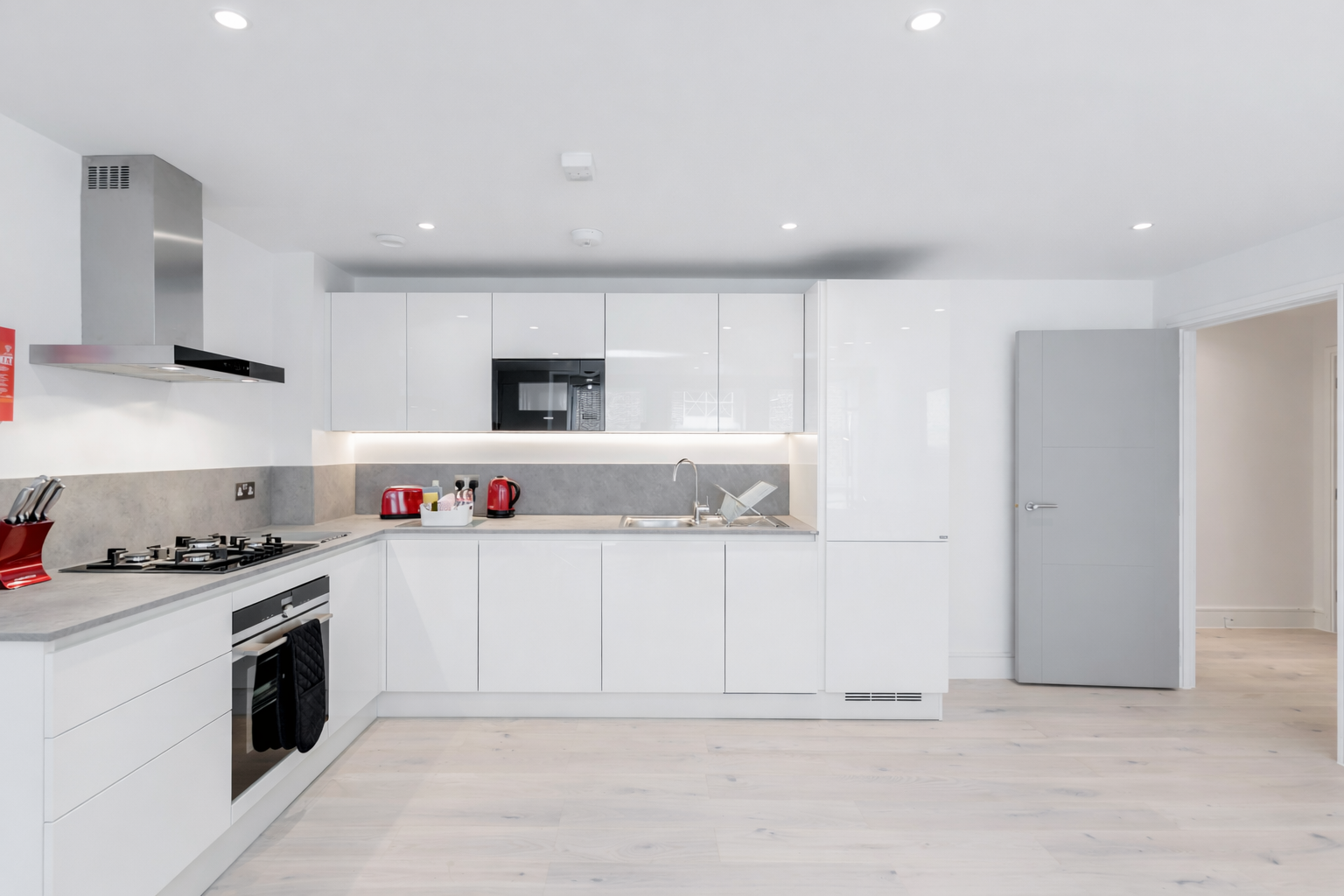 Ealing Serviced Apartments | Corporate Accommodation London Book-Ealing-serviced-apartments-near-Ealing-Broadway.-Perfect-for-corporate-stays,-relocations,-contractors,-and-self-catering-accommodation.
