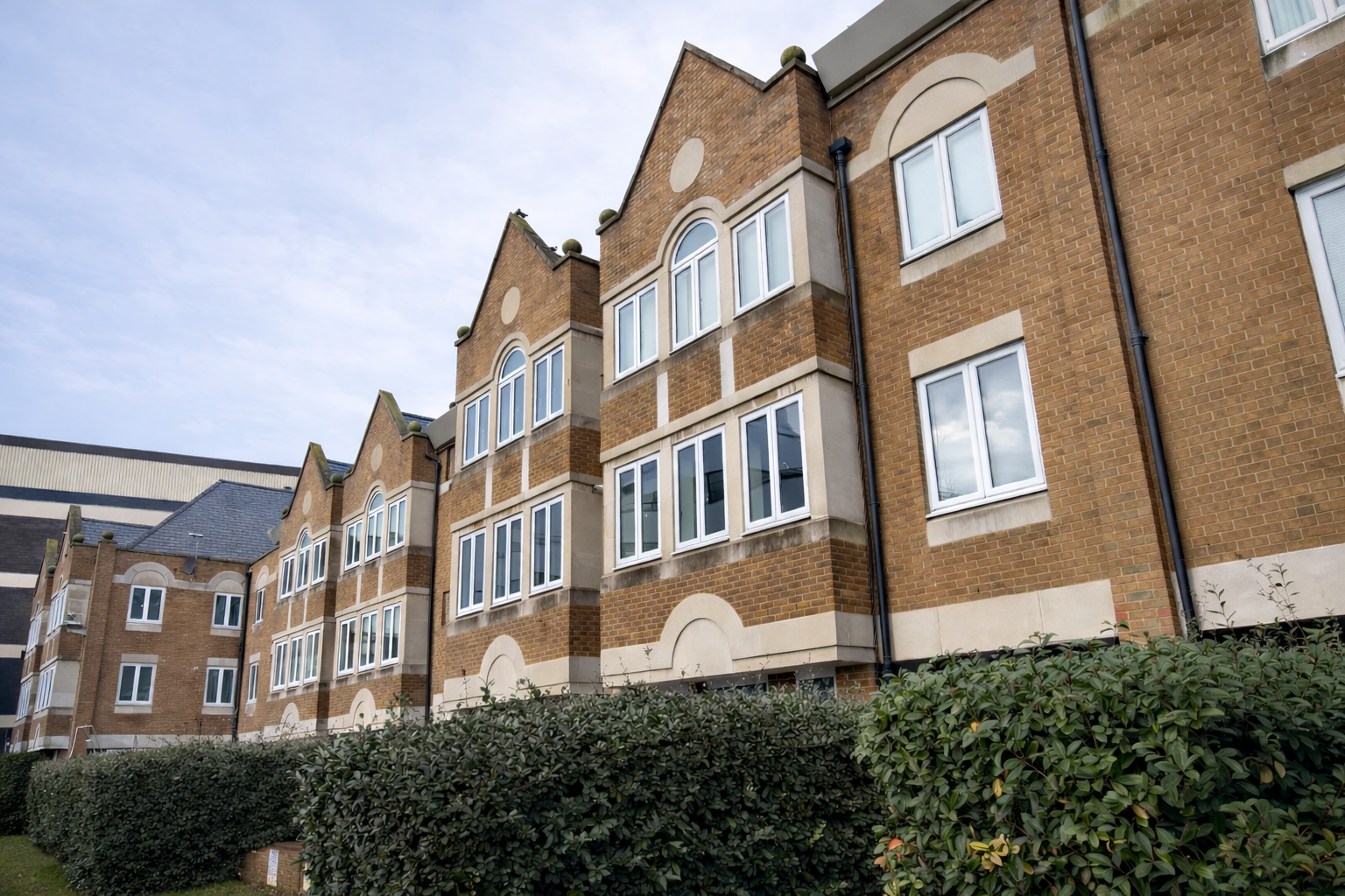 Ealing Serviced Apartments | Corporate Accommodation London Book-Ealing-serviced-apartments-near-Ealing-Broadway.-Perfect-for-corporate-stays,-relocations,-contractors,-and-self-catering-accommodation.