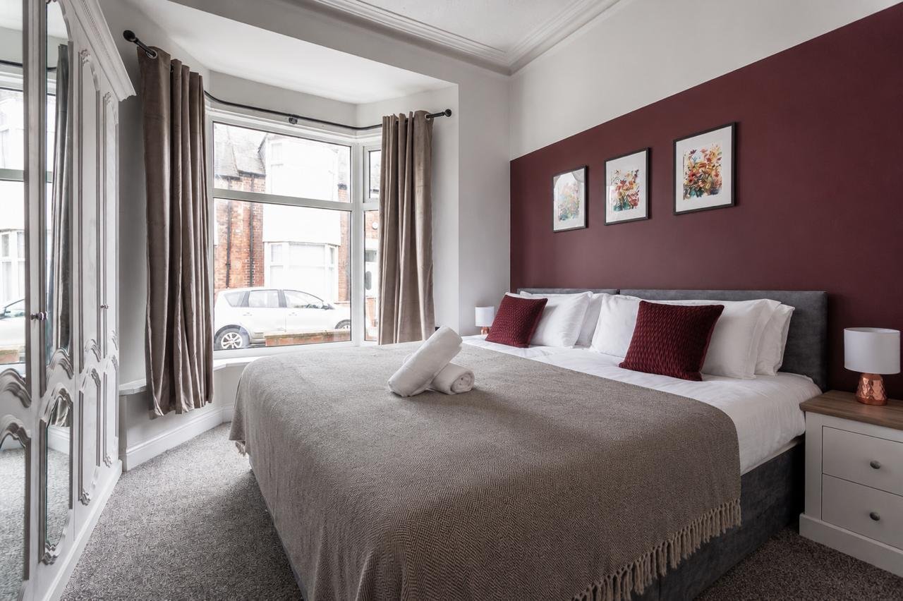 Furnished Apartments Sunderland – Holiday Accommodation Book-Short-Let-furnished-apartments-Sunderland-with-parking.-Our-holiday-accommodation-is-ideal-for-business-trips,-contractors-&-relocations