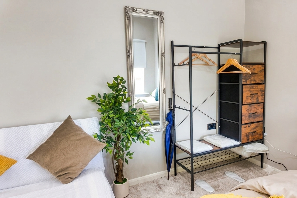 Croydon Corporate Rentals | Serviced Apartments Urban Stay Book-Croydon-corporate-rentals-near-Norwood-Junction-Station.-Ideal-for-business-travel,-contractors,-&-extended-stays-in-South-London.