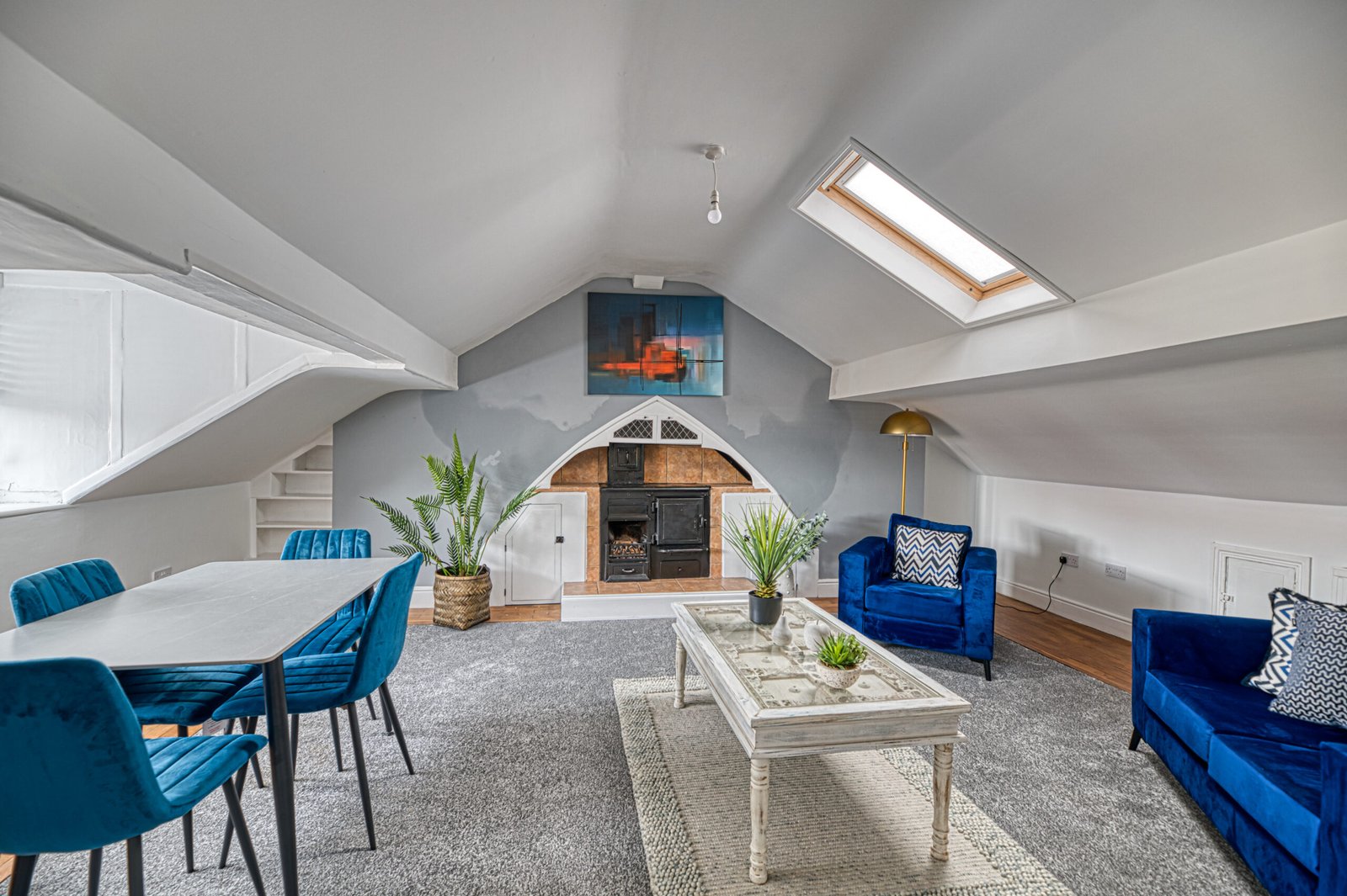 Holiday Apartments Lancashire | 2-Bedroom Lytham St Annes Stay Holiday-apartments-Lancashire-with-two-bedrooms,-kitchen,-WiFi-and-transport-links.-Ideal-for-short-lets,-holidays-and-extended-stays.