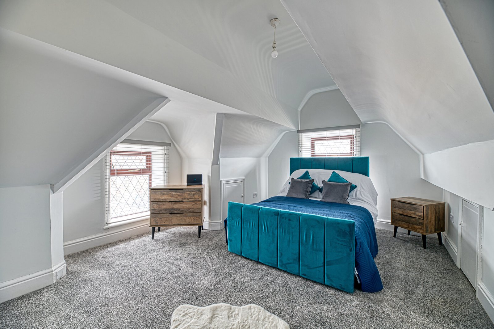 Holiday Apartments Lancashire | 2-Bedroom Lytham St Annes Stay Holiday-apartments-Lancashire-with-two-bedrooms,-kitchen,-WiFi-and-transport-links.-Ideal-for-short-lets,-holidays-and-extended-stays.
