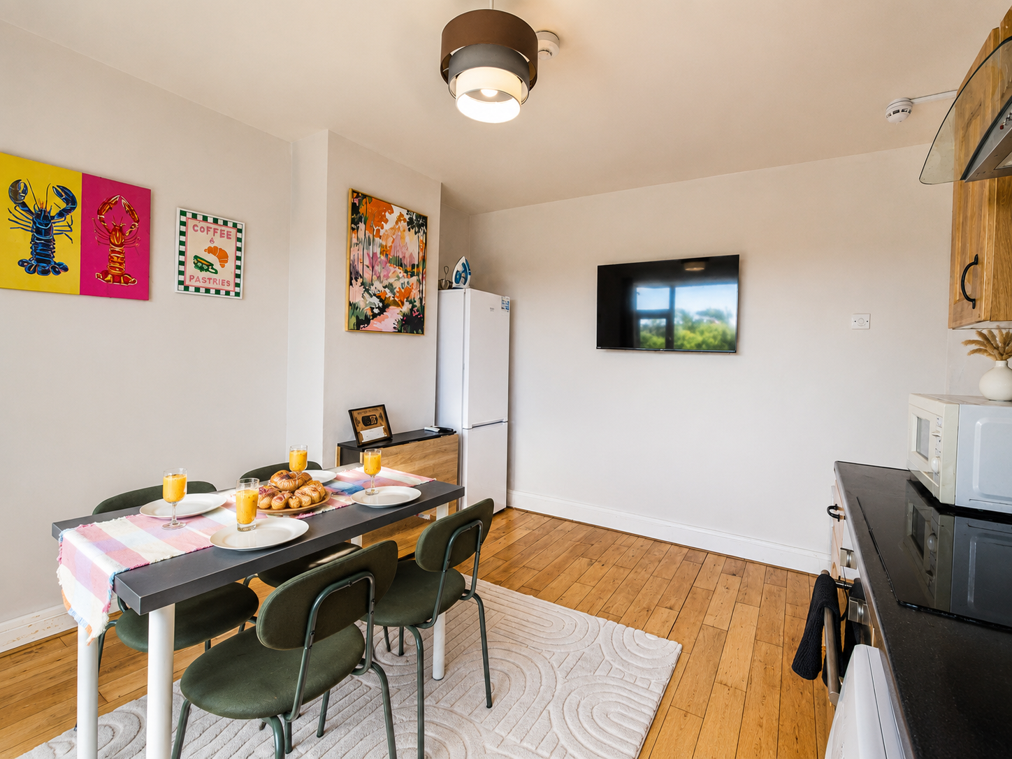 Greenford Short Let Rentals | Spacious 3 Bedroom Apartment Book-a-spacious-3-bed-short-let-in-Greenford,-ideal-for-corporate-stays,-contractors,-families-and-extended-London-visits.