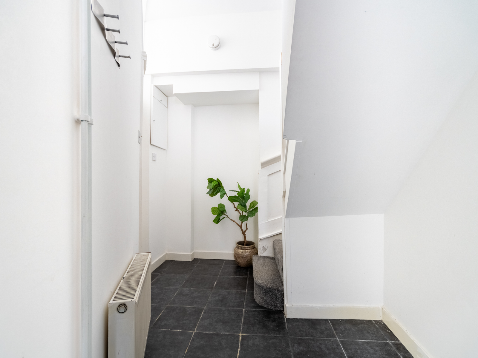 Holiday Homes Hertfordshire | 2-Bedroom Apartment in Colchester Book-Holiday-Homes-Hertfordshire-at-North-Hill-Serviced-Apartment-in-Colchester.-Enjoy-two-beds,-central-location-and-self-catering-facilities