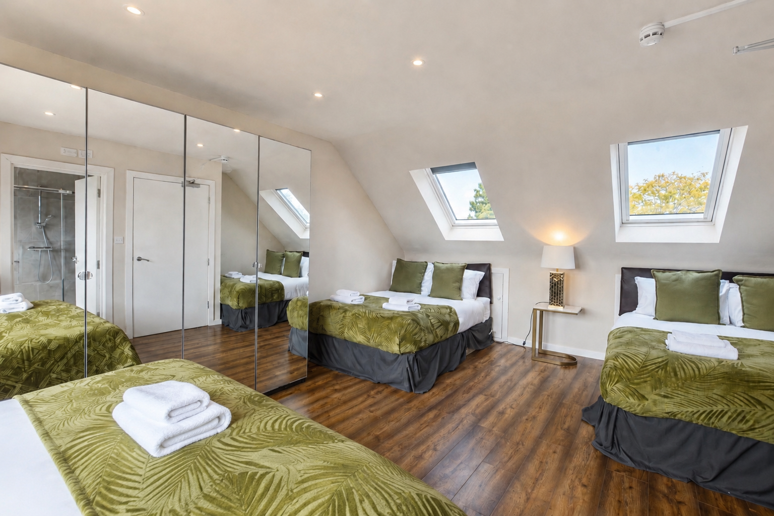 Greenford Short Let Rentals | Spacious 3 Bedroom Apartment Book-a-spacious-3-bed-short-let-in-Greenford,-ideal-for-corporate-stays,-contractors,-families-and-extended-London-visits.