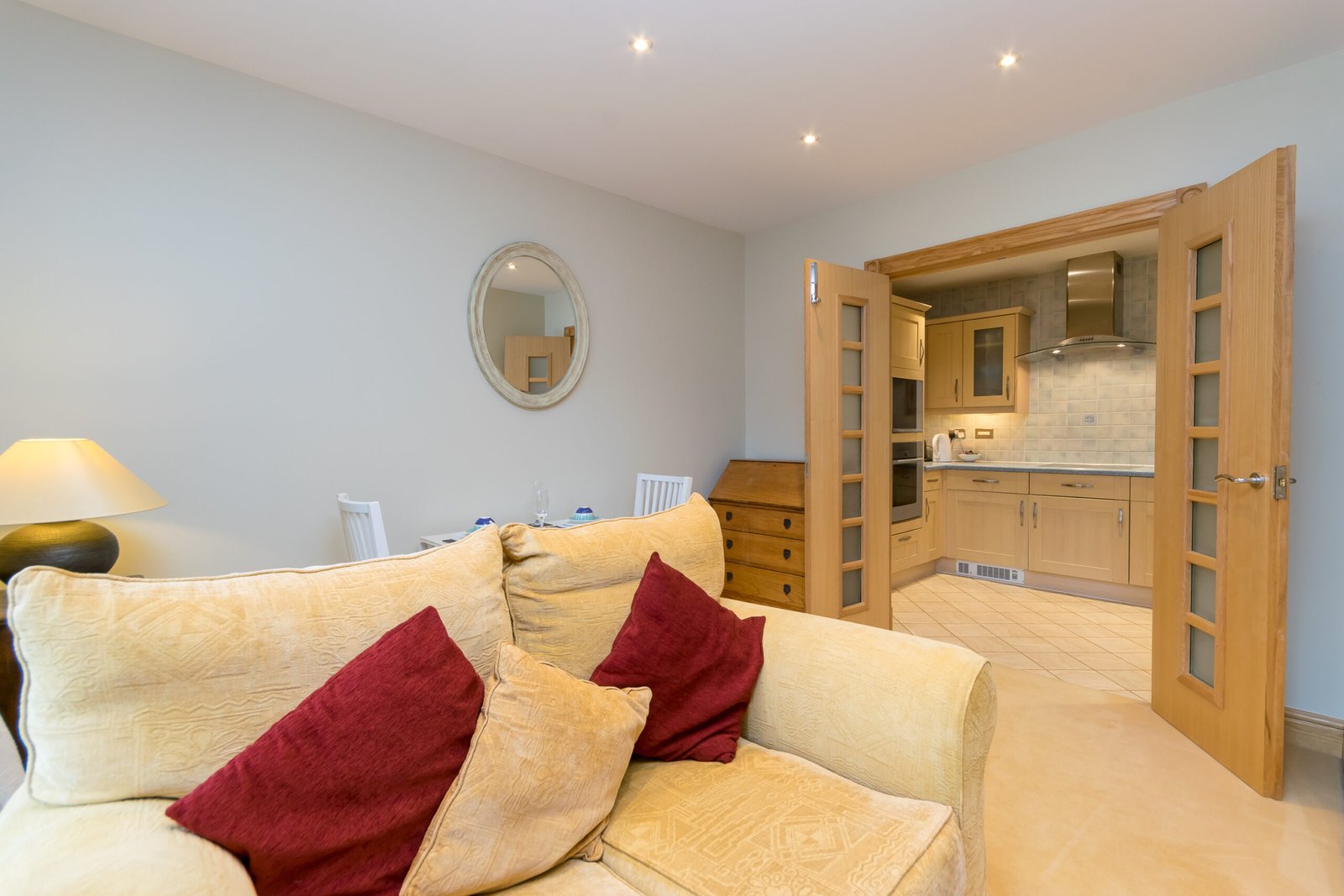 Holiday Apartments Chester | City Centre Stay & Parking Book-Holiday-Apartments-Chester-near-shops,-attractions-and-Chester-Station.-Enjoy-a-king-bed,-free-parking,-WiFi-and-self-catering-comfort.