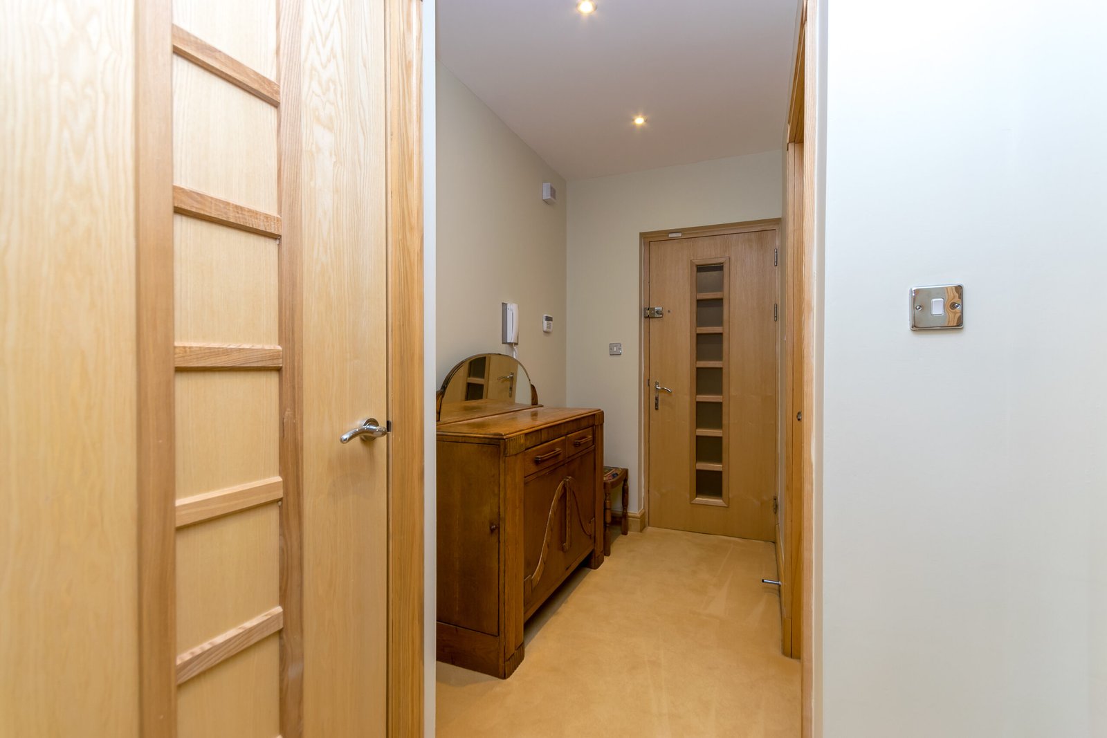 Holiday Apartments Chester | City Centre Stay & Parking Book-Holiday-Apartments-Chester-near-shops,-attractions-and-Chester-Station.-Enjoy-a-king-bed,-free-parking,-WiFi-and-self-catering-comfort.