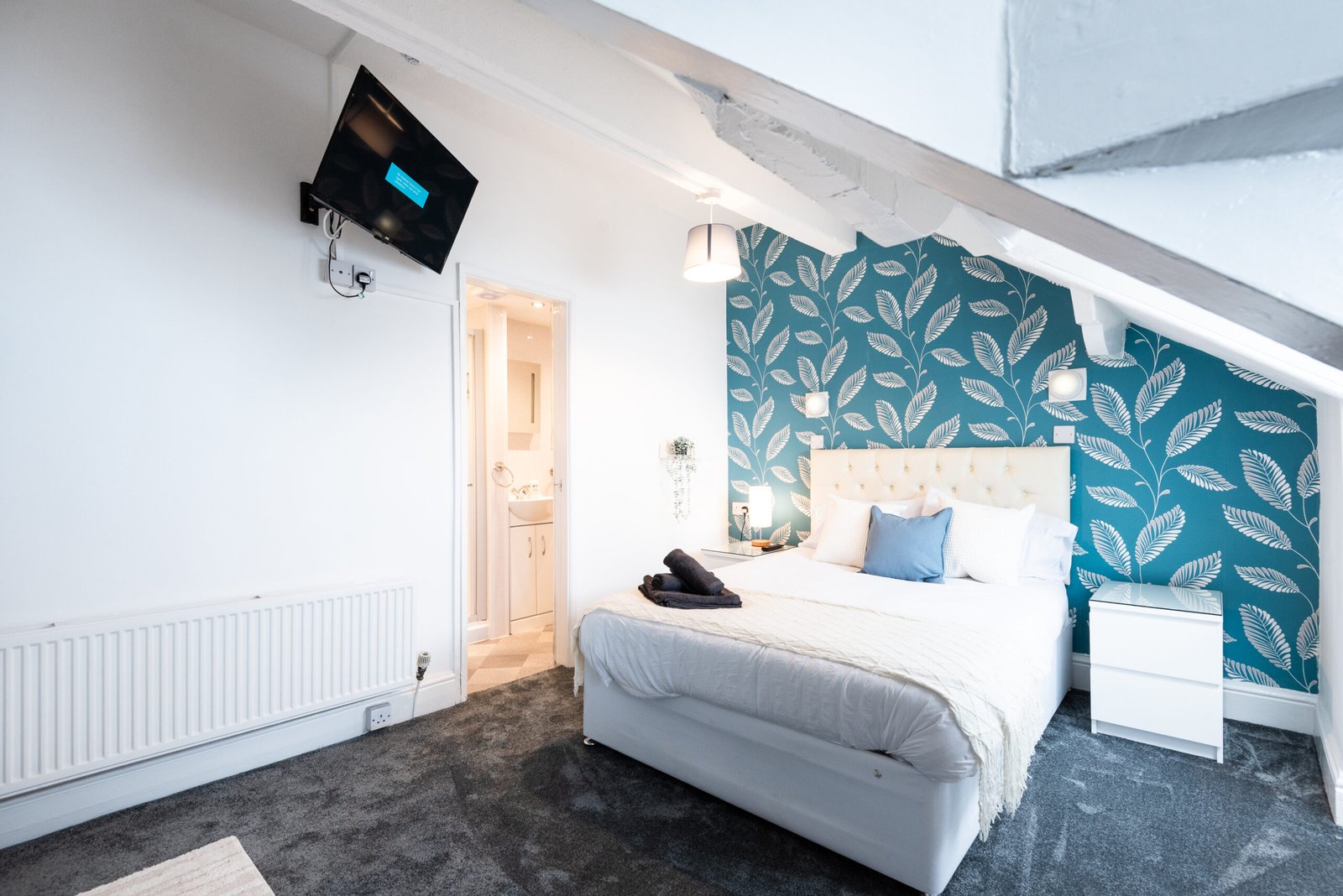 Blackpool Aparthotel – Furnished Short Let Apartments Blackpool-Aparthotel-close-to-the-seafront,-Blackpool-Tower,-beach-and-city-centre.-Book-furnished-short-let-apartments-weekly-or-monthly