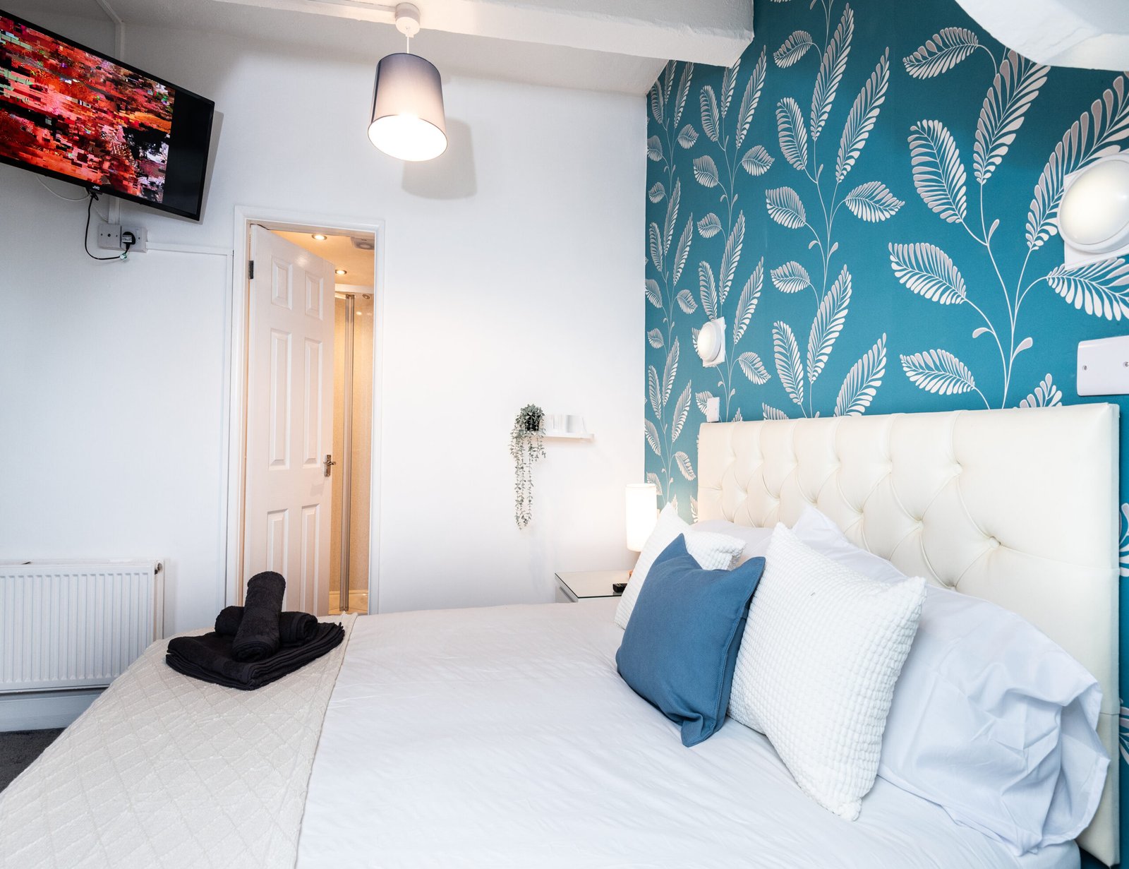 Blackpool Aparthotel – Furnished Short Let Apartments Blackpool-Aparthotel-close-to-the-seafront,-Blackpool-Tower,-beach-and-city-centre.-Book-furnished-short-let-apartments-weekly-or-monthly