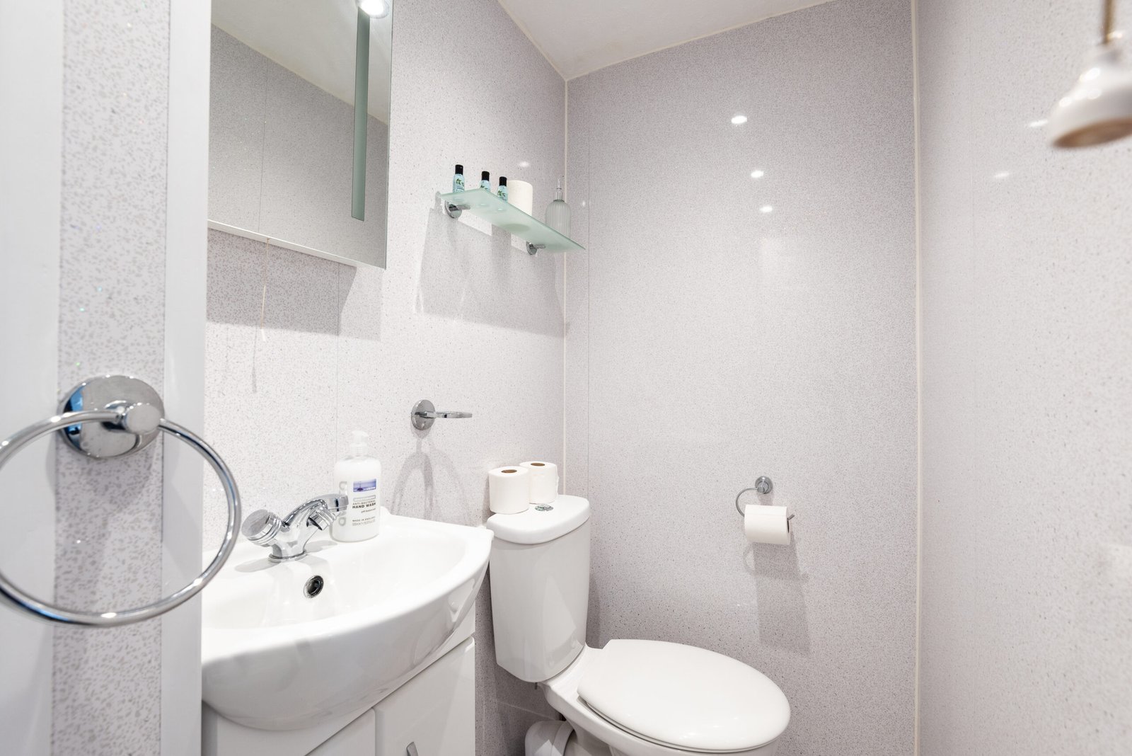 Blackpool Aparthotel – Furnished Short Let Apartments Blackpool-Aparthotel-close-to-the-seafront,-Blackpool-Tower,-beach-and-city-centre.-Book-furnished-short-let-apartments-weekly-or-monthly