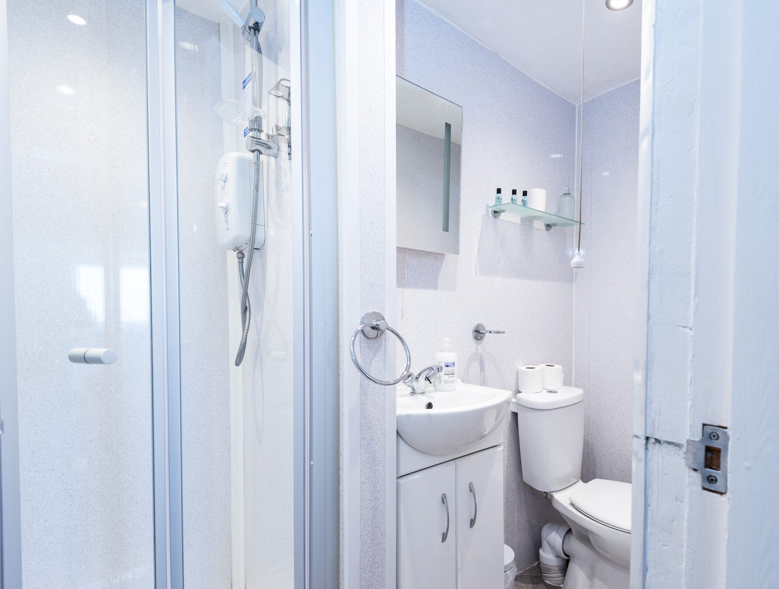 Blackpool Aparthotel – Furnished Short Let Apartments Blackpool-Aparthotel-close-to-the-seafront,-Blackpool-Tower,-beach-and-city-centre.-Book-furnished-short-let-apartments-weekly-or-monthly