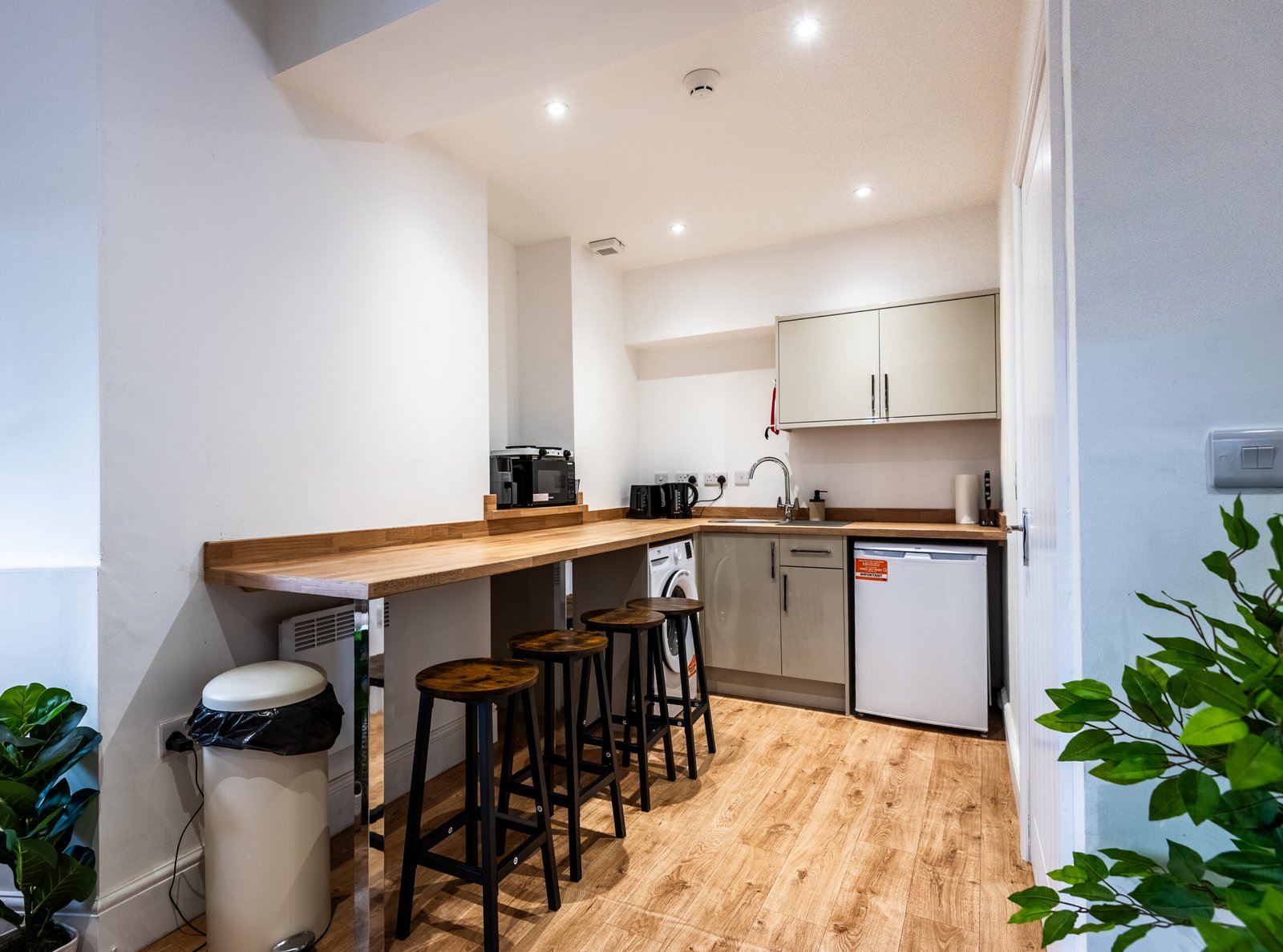 Aparthotel Anglesey | Rhosneigr Holiday Apartments Wales Book-our-Aparthotel-Anglesey-for-stylish-Rhosneigr-short-stays,-holiday-rentals-&-short-let-accom.-near-beaches-&-North-Wales-attractions.