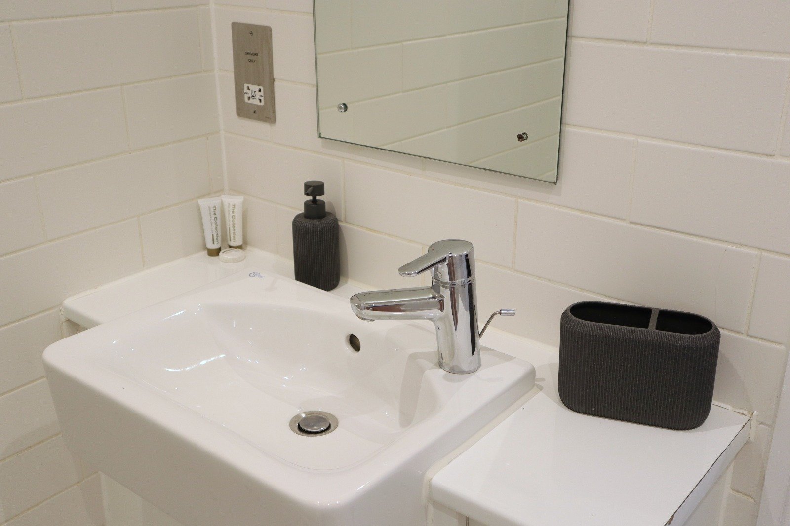 Brighton Lanes Furnished Apartments | Stay Near Brighton Beach Stay-in-stylish-furnished-apartments-in-Brighton-Lanes,-just-minutes-from-Brighton-Beach,-Brighton-Station,-shops,-&-top-attractions.