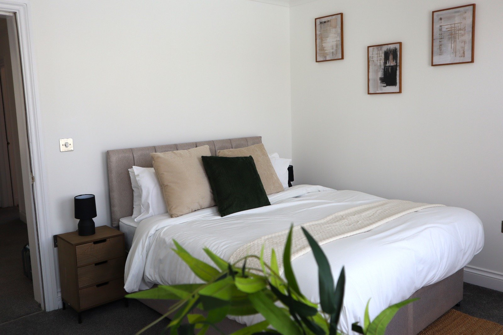 Brighton Lanes Furnished Apartments | Stay Near Brighton Beach Stay-in-stylish-furnished-apartments-in-Brighton-Lanes,-just-minutes-from-Brighton-Beach,-Brighton-Station,-shops,-&-top-attractions.
