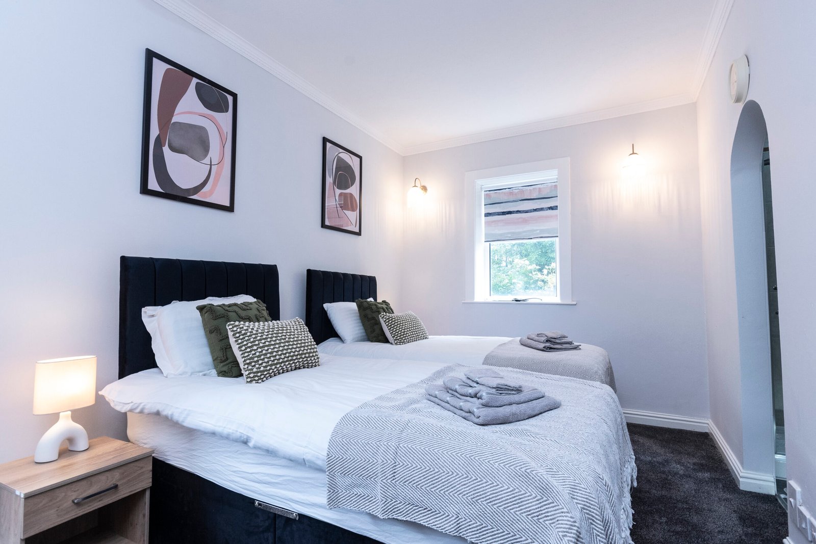 Holiday Accommodation Lytham St Annes – Short Lets Lancashire Book-furnished-Holiday-Accommodation-Lytham-St-Annes-near-the-beach.-Our-short-let-apartments-on-Lancashire-seaside-are-cheaper-than-hotels