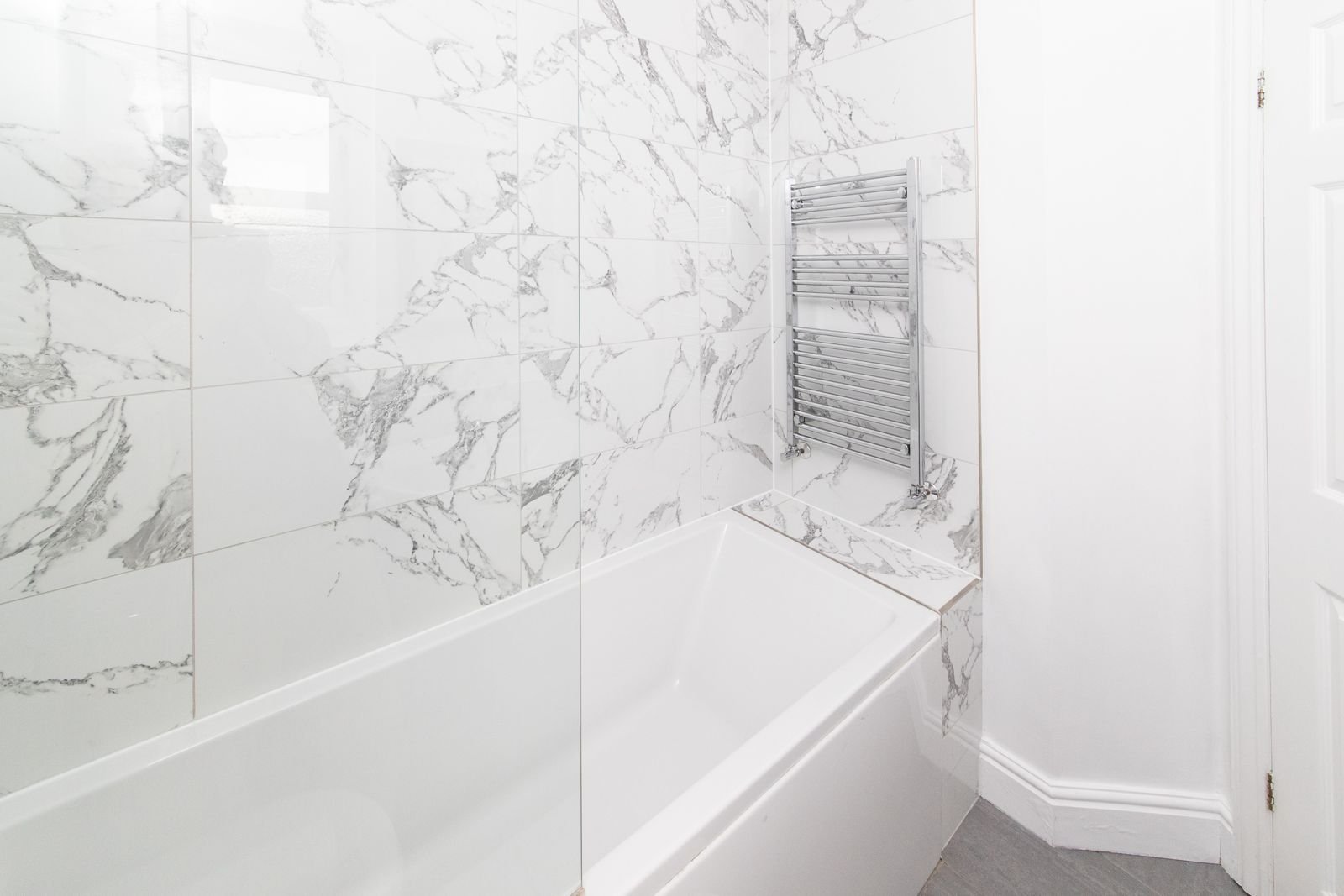 Surrey Holiday Homes | Furnished Cottages and Apartments Egham Book-Surrey-Holiday-Homes-near-Egham-and-Heathrow-Airport.-Ideal-for-family-stays,-business-trips,-and-extended-accommodation.-Book-Now