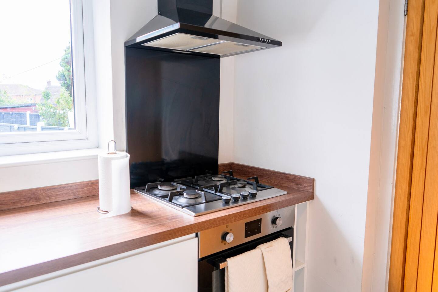 Pet Friendly Accommodation Birmingham | Drake Road House Pet-friendly-accommodation-in-Birmingham:-This-holiday-home-sleeps-ten-guests-in-Walsall-with-free-parking-and-four-bedrooms.-Book-today.