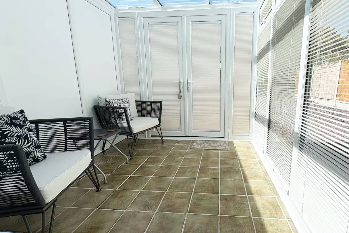 Accommodation Waltham Abbey | Gant Court 2-Bed House Accommodation-in-Waltham-Abbey-at-Gant-Court.-2-bed-house-for-4-guests-with-garden,-free-parking,-and-easy-access-to-Lee-Valley-Park.