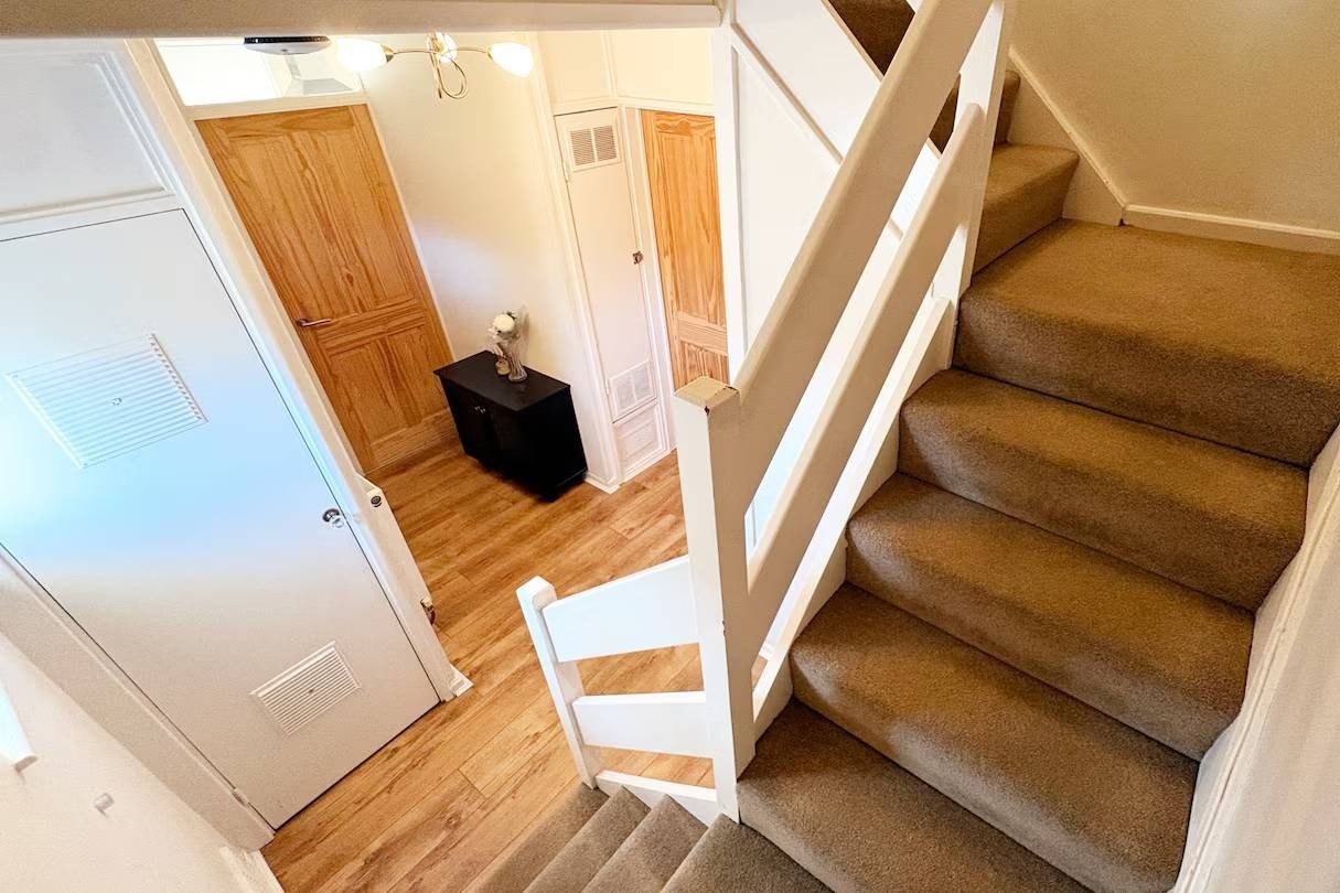 Accommodation Waltham Abbey | Gant Court 2-Bed House Accommodation-in-Waltham-Abbey-at-Gant-Court.-2-bed-house-for-4-guests-with-garden,-free-parking,-and-easy-access-to-Lee-Valley-Park.