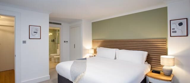 Book short let rentals in Kensington, London. Enjoy 1, 2, 3 and three-bedroom serviced apartments with kitchen, WiFi, aircon & 24-hour reception.