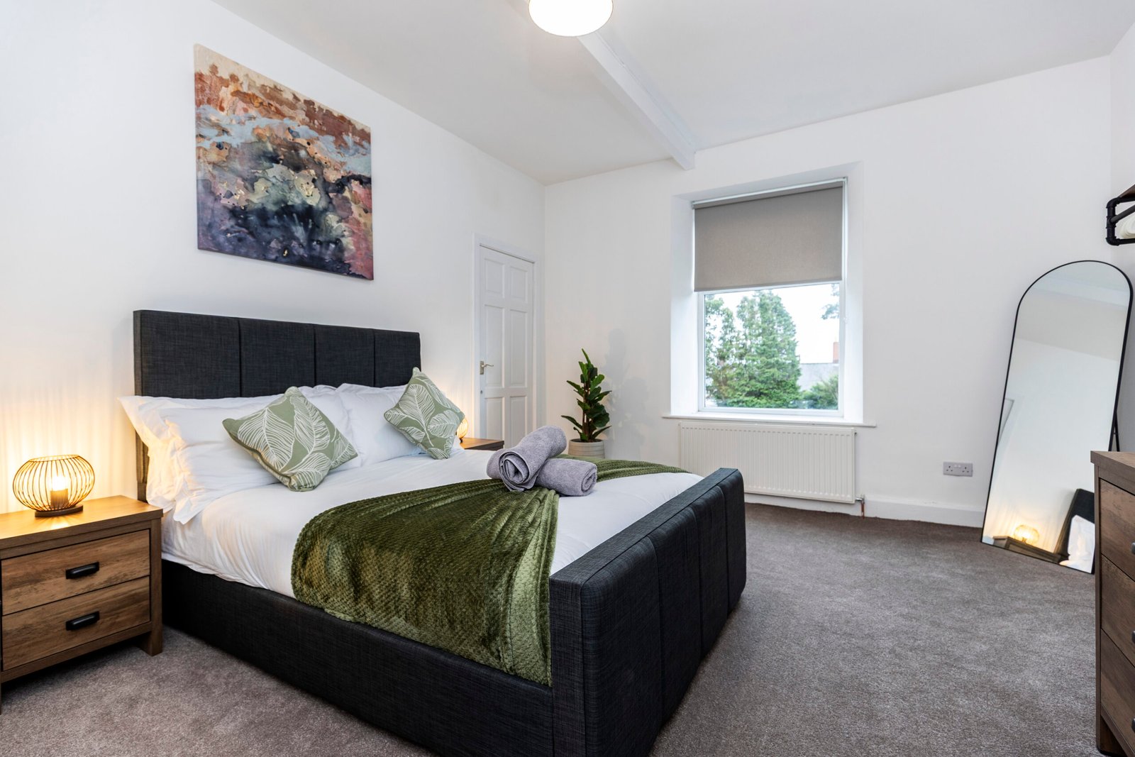 Newcastle Holiday Apartments for Corporate Short Let Rentals Book-the-best-Newcastle-holiday-apartments-with-this-County-Durham-accommodation.-Corporate-short-let-rentals-are-available-weekly-or-monthly