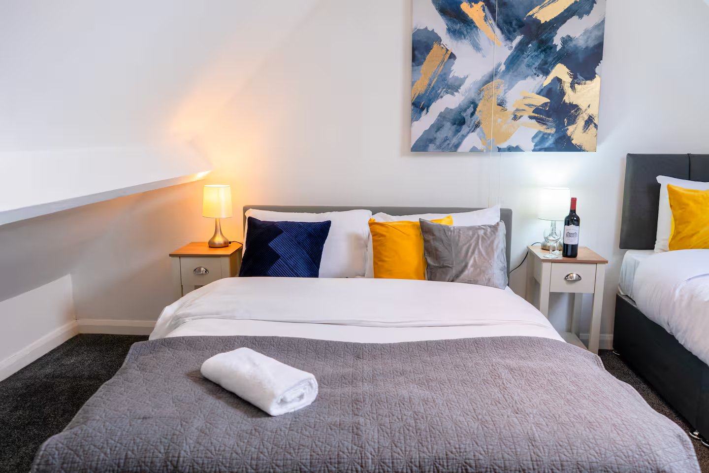 Pet Friendly Accommodation Birmingham | Drake Road House Pet-friendly-accommodation-in-Birmingham:-This-holiday-home-sleeps-ten-guests-in-Walsall-with-free-parking-and-four-bedrooms.-Book-today.