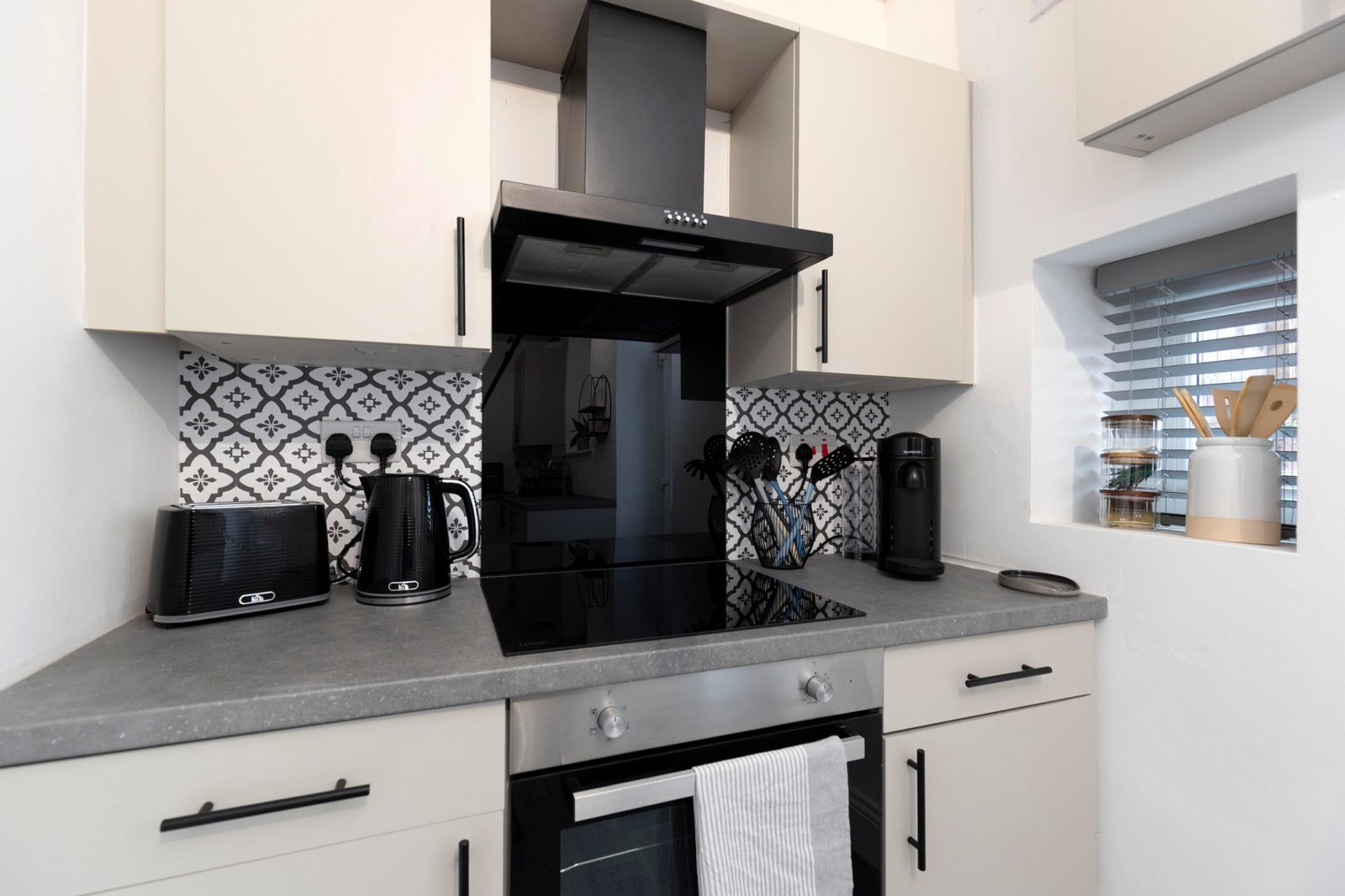 Newcastle Holiday Apartments for Corporate Short Let Rentals Book-the-best-Newcastle-holiday-apartments-with-this-County-Durham-accommodation.-Corporate-short-let-rentals-are-available-weekly-or-monthly