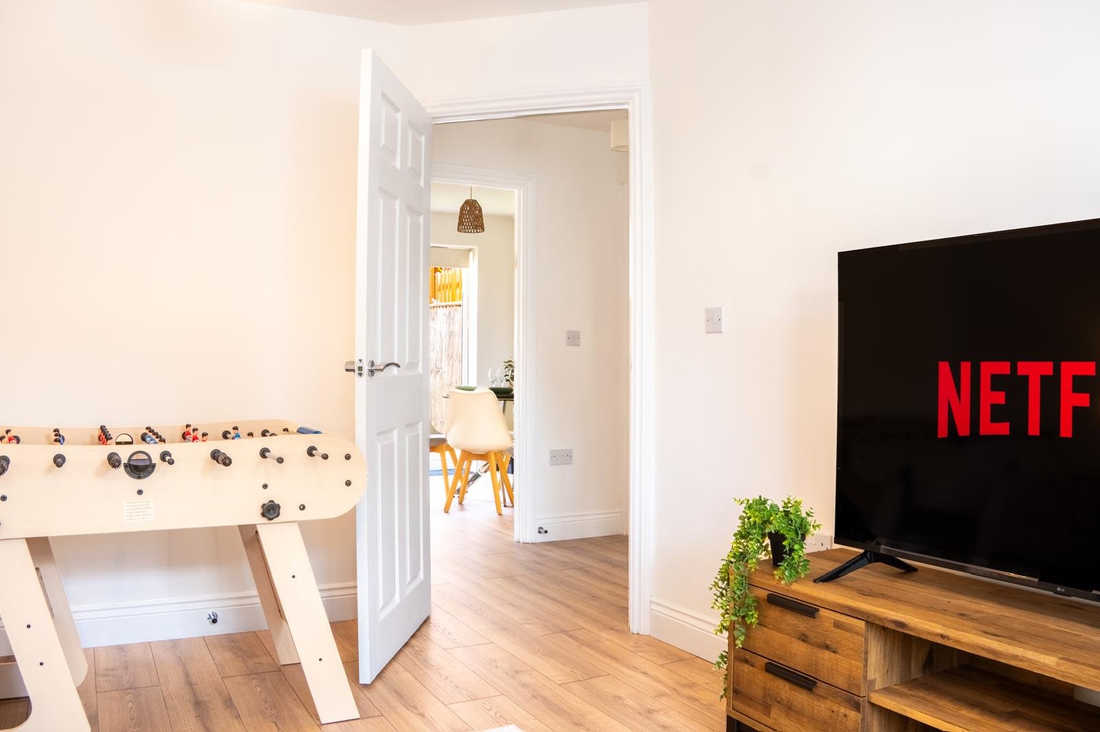Short Let Accommodation Birmingham | West Bromwich Home Find-short-let-accommodation-near-Birmingham-at-West-Bromwich-Home.-A-convenient-holiday-apartment-in-the-West-Midlands.