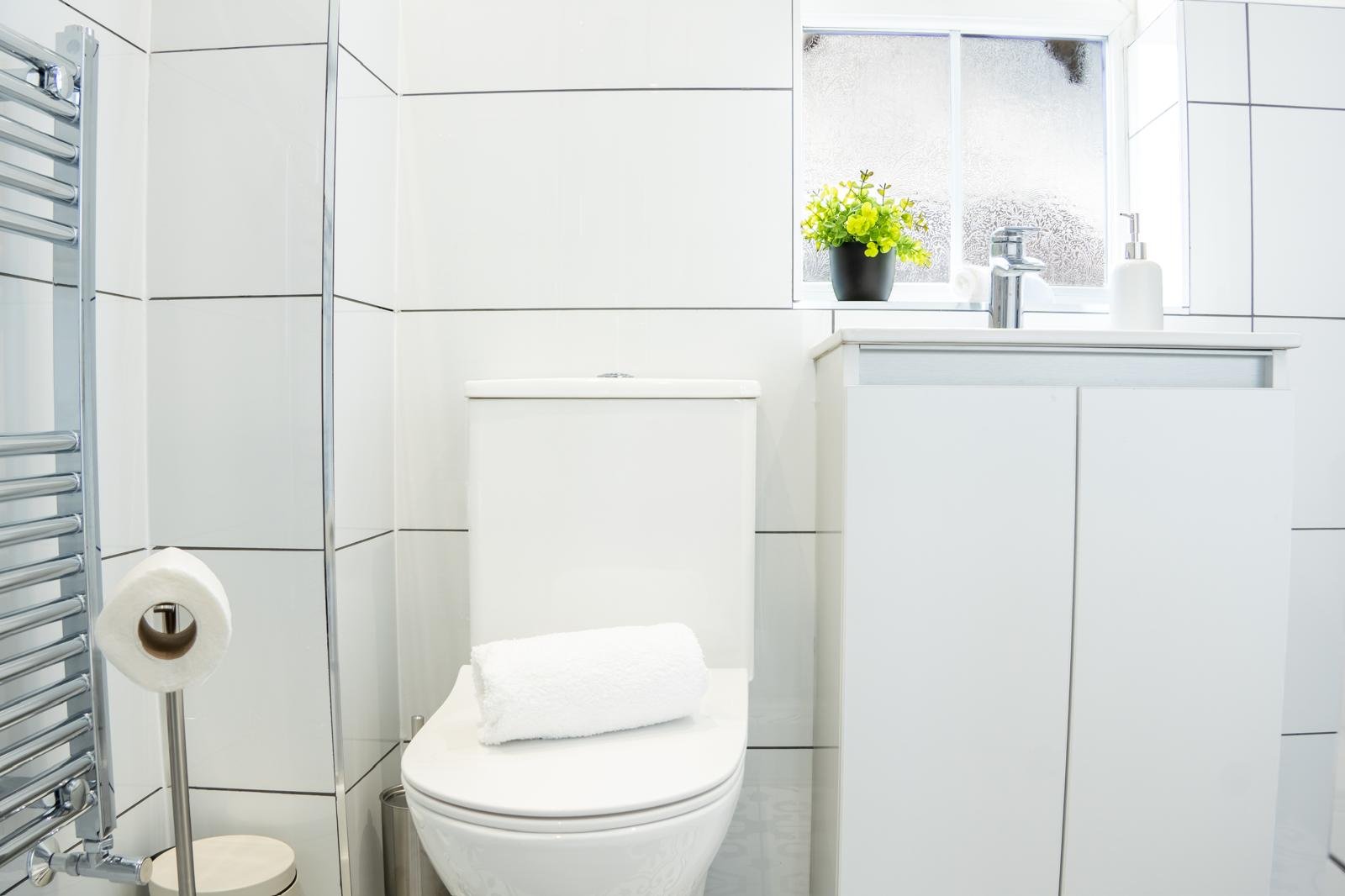 Short Let Accommodation Birmingham | West Bromwich Home Find-short-let-accommodation-near-Birmingham-at-West-Bromwich-Home.-A-convenient-holiday-apartment-in-the-West-Midlands.
