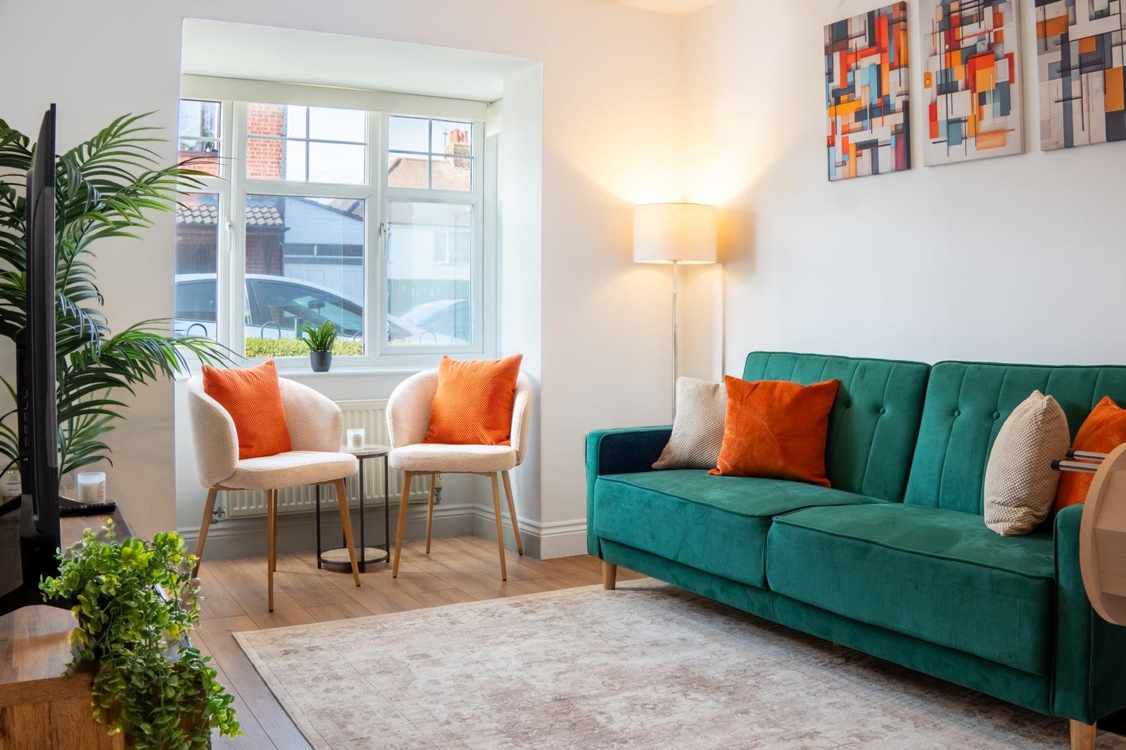 Short Let Accommodation Birmingham | West Bromwich Home Find-short-let-accommodation-near-Birmingham-at-West-Bromwich-Home.-A-convenient-holiday-apartment-in-the-West-Midlands.