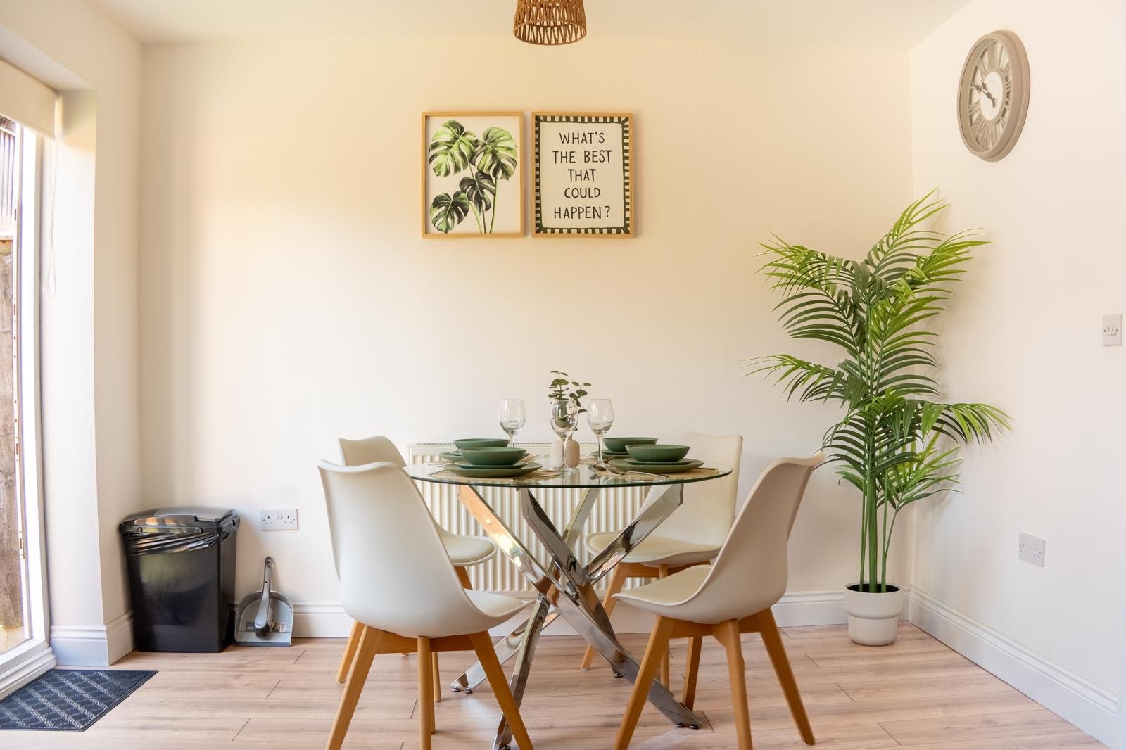 Short Let Accommodation Birmingham | West Bromwich Home Find-short-let-accommodation-near-Birmingham-at-West-Bromwich-Home.-A-convenient-holiday-apartment-in-the-West-Midlands.