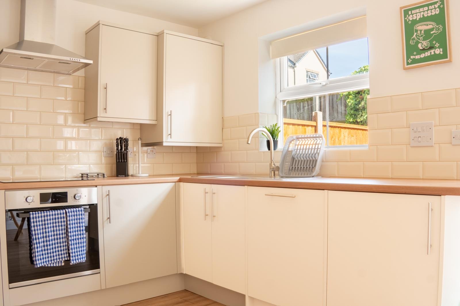 Short Let Accommodation Birmingham | West Bromwich Home Find-short-let-accommodation-near-Birmingham-at-West-Bromwich-Home.-A-convenient-holiday-apartment-in-the-West-Midlands.