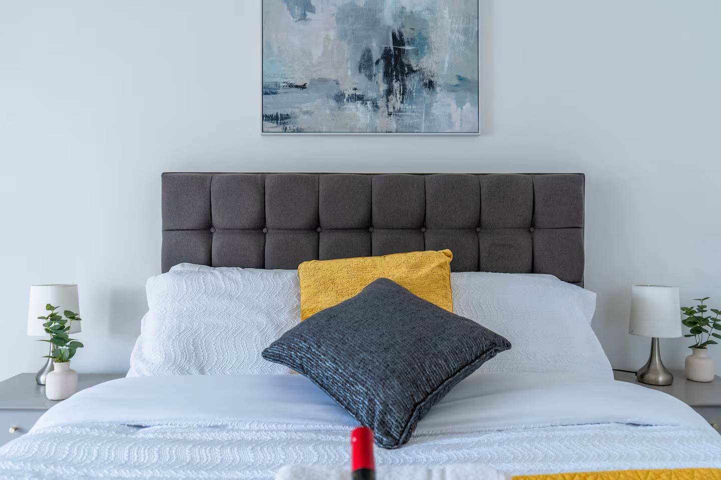 Holiday Let Coventry | Large Short Let Apartment with Parking Book-the-best-holiday-let-in-Coventry-with-parking.-This-pet-friendly-accommodation-has-a-private-garden-and-is-available-for-weekly-rentals