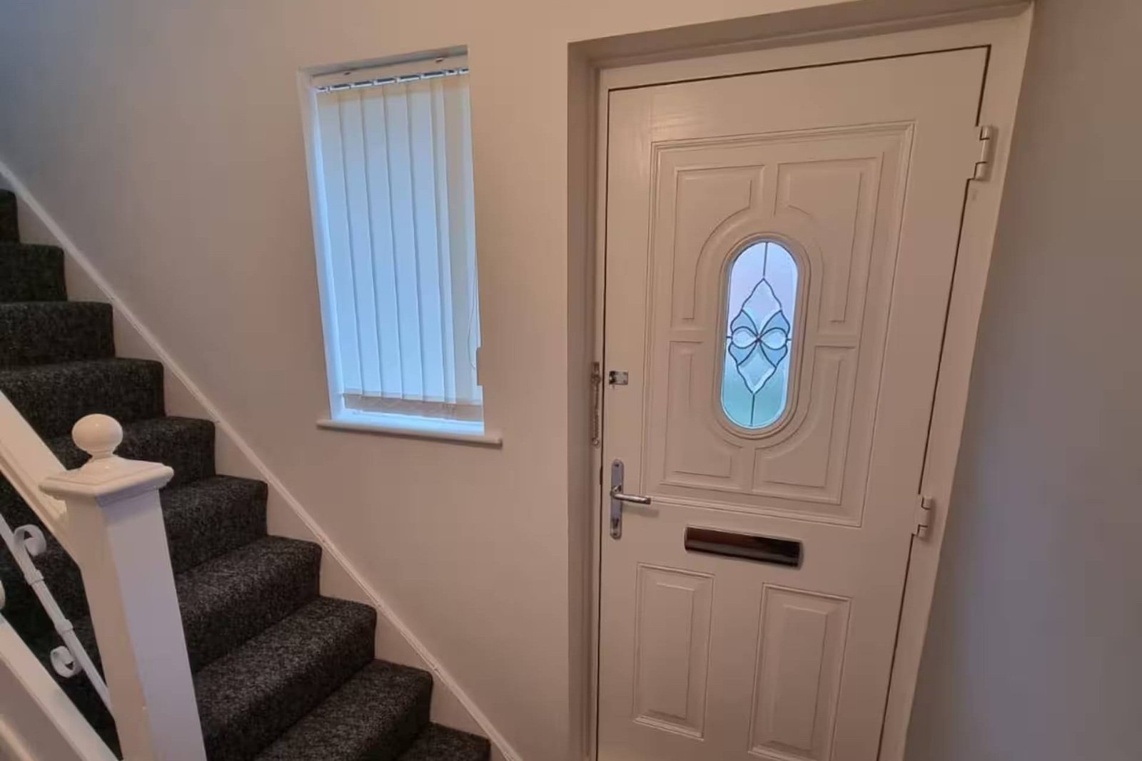 Serviced Apartments Doncaster UK | 4-Bed Holiday Home Book-a-Doncaster-holiday-let-for-up-to-8-guests.-Enjoy-four-bedrooms,-free-parking,-a-garage-&-pet-friendly-accommodation-in-South-Yorkshire.