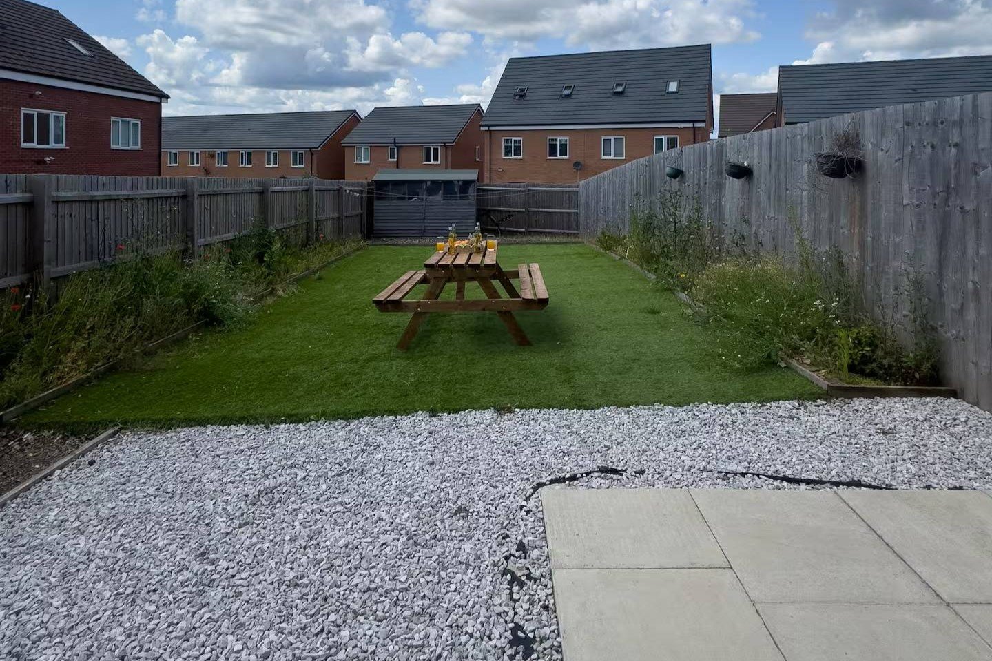 Holiday Let Coventry | Large Short Let Apartment with Parking Book-the-best-holiday-let-in-Coventry-with-parking.-This-pet-friendly-accommodation-has-a-private-garden-and-is-available-for-weekly-rentals
