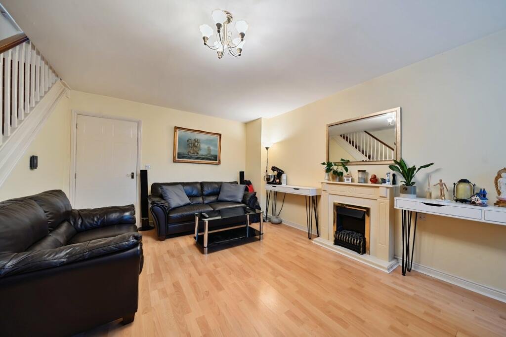 Accommodation Southampton Airport | Eastleigh Apartment Book-the-best-Accommodation-Southampton-Airport.-Our-furnished-short-let-apartments-near-the-airport-are-available-for-corporate-travellers