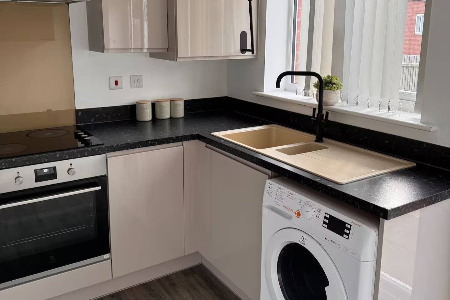 Holiday Let Coventry | Large Short Let Apartment with Parking Book-the-best-holiday-let-in-Coventry-with-parking.-This-pet-friendly-accommodation-has-a-private-garden-and-is-available-for-weekly-rentals