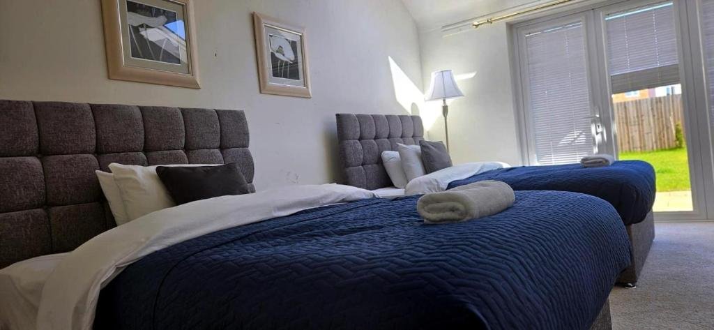 Short lets in Preston with parking and garden. Book furnished holiday cottages in Lancashire for weekly and monthly rentals