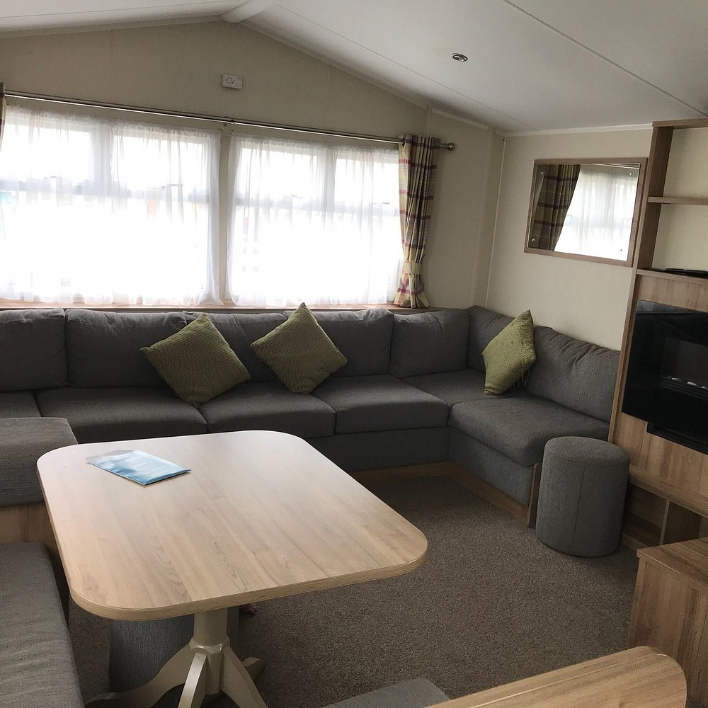 Beachfront Rentals in Kent | Seaside Holiday Park Apartments Beachfront-rentals-in-Kent-at-Seaside-Holiday-Park,-Dymchurch.-Family-friendly-3-bedroom-caravan-with-WiFi-close-to-Dymchurch-Beach